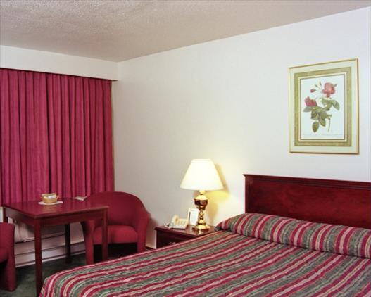 cache creek sandman inn hotel bedroom british col