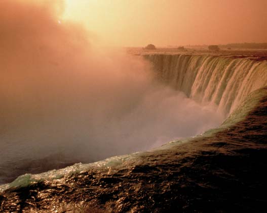 The-Falls-at-Sunset-Canada-activities-gallery