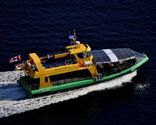 Traversier-Saguenay-border-Canada-travel-gallery