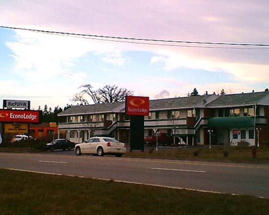 Econo-Lodge-welcome-voyage-travel-Canada-gallery
