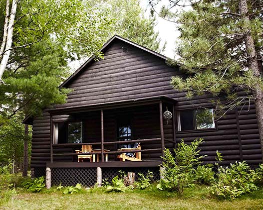 Algonquin-log-cabin-welcome-voyage-Canada-gallery