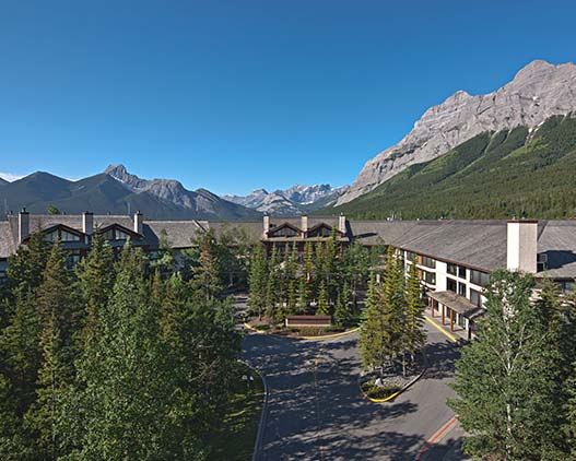 Delta-Lodge-Kananaskis-view-voyage-Canada-gallery