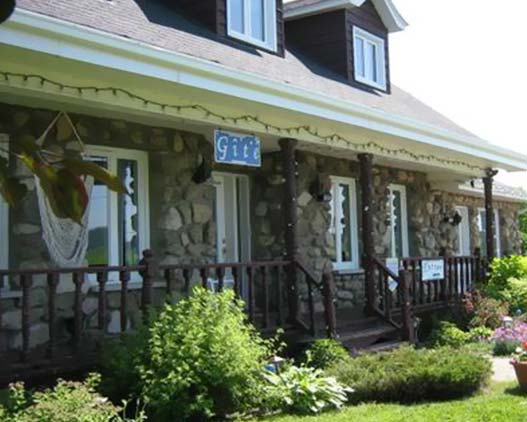 Gite-la-Maison-Canadienne-welcome-QC-BB-gallery