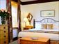 Millcroft-Inn-room-voyage-travel-Canada-gallery