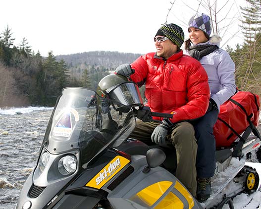 The-Blizzard-2-persons-Canada-travel-gallery