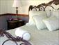 Manoir-Hortension-suite-travel-Canada-gallery