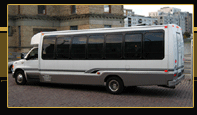 Private Transfer from PET Montréal Airport to Centre d'Aventure Matawin with a 21 passagers mini-coach