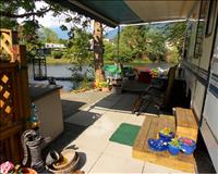 oneofourguestsriverfrontsites