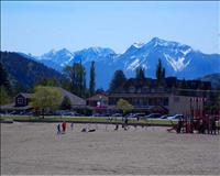 surroundedbyspectacularmountains