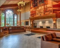 Lake Louise Inn-Lobby