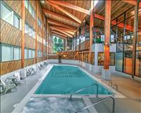 Lake Louise Inn-Pool