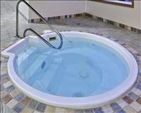 hot tub super 8