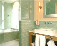 Auberge Saint AntoineBathroomQubecCanadagal