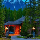 Mountaineer Lodge Lake Louise