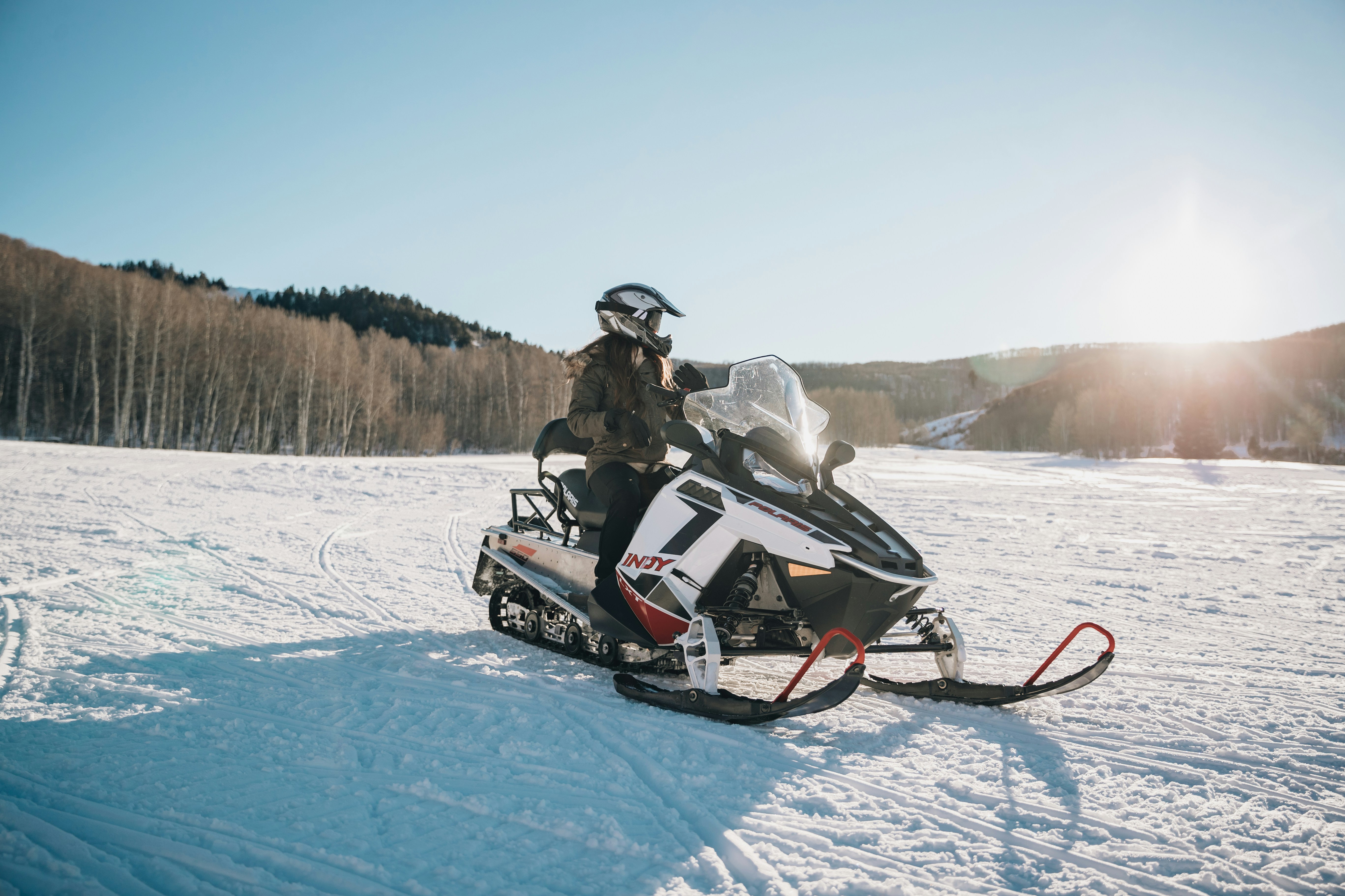 Snowmobile rental and housing for snowmobile expedition 2 days/3 nights - 2 person by Snowmobile /Housing (GV Loisirs)